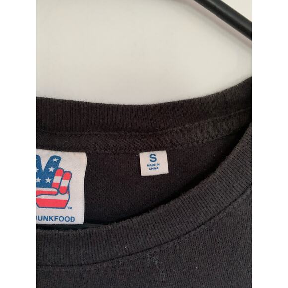 AC DC World Tour 77 JunkFood Band Tee Unisex Size Small Black Graphic T Shirt - Picture 5 of 8